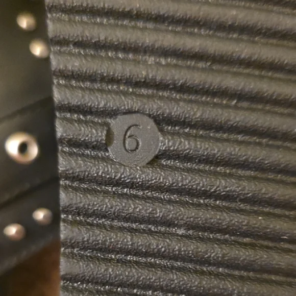 Steve Madden Double Buckle Black Sandals w/Silver Grommets & Details - Picture 9 of 11